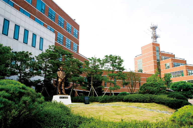 東亜放送芸術大学