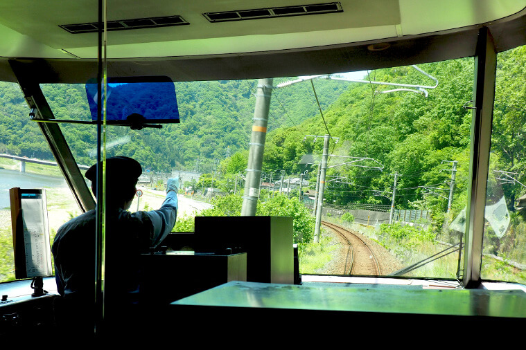 鉄道運転士の仕事とは